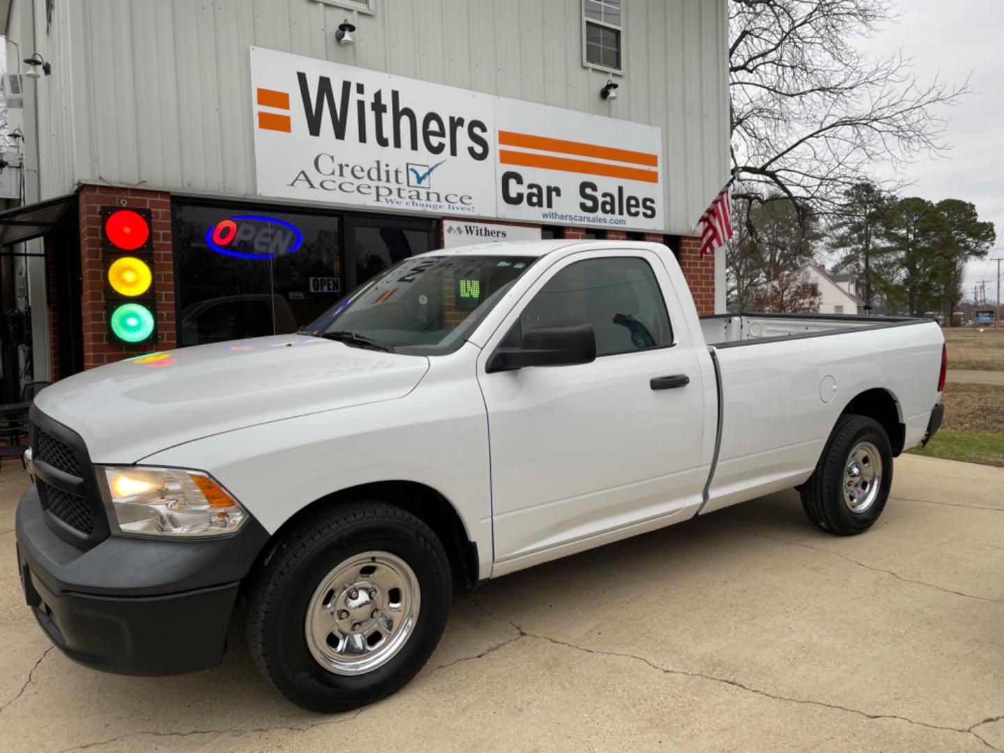 2017 White /Black RAM 1500 (3C6JR6DGXHG) with an 3.6L engine, Auto transmission, located at 204 Hwy. 16 East, Carthage, MS, 39051, (601) 267-7277, 0.000000, 0.000000 - Photo#0